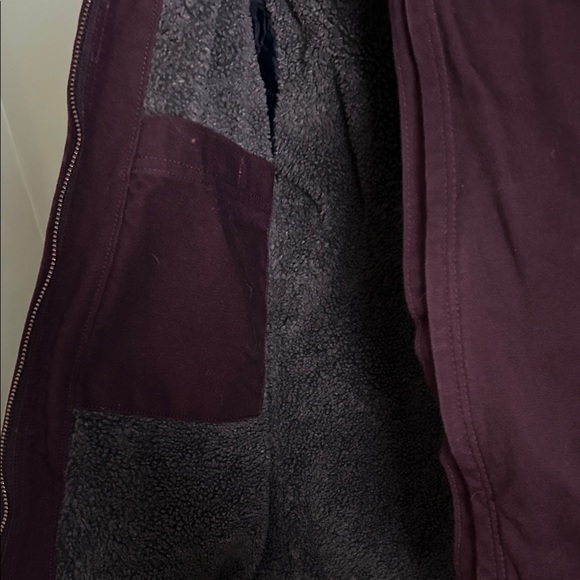 Carhartt women's sherpa-lined washed duck jacket in blackberry Size S (4-6) - Picture 7 of 11